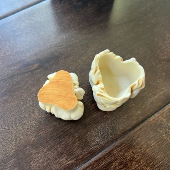 Harmony Kingdom At the Hop Treasure Jest Bunnies Rabbits with Box - Picture 9 of 9